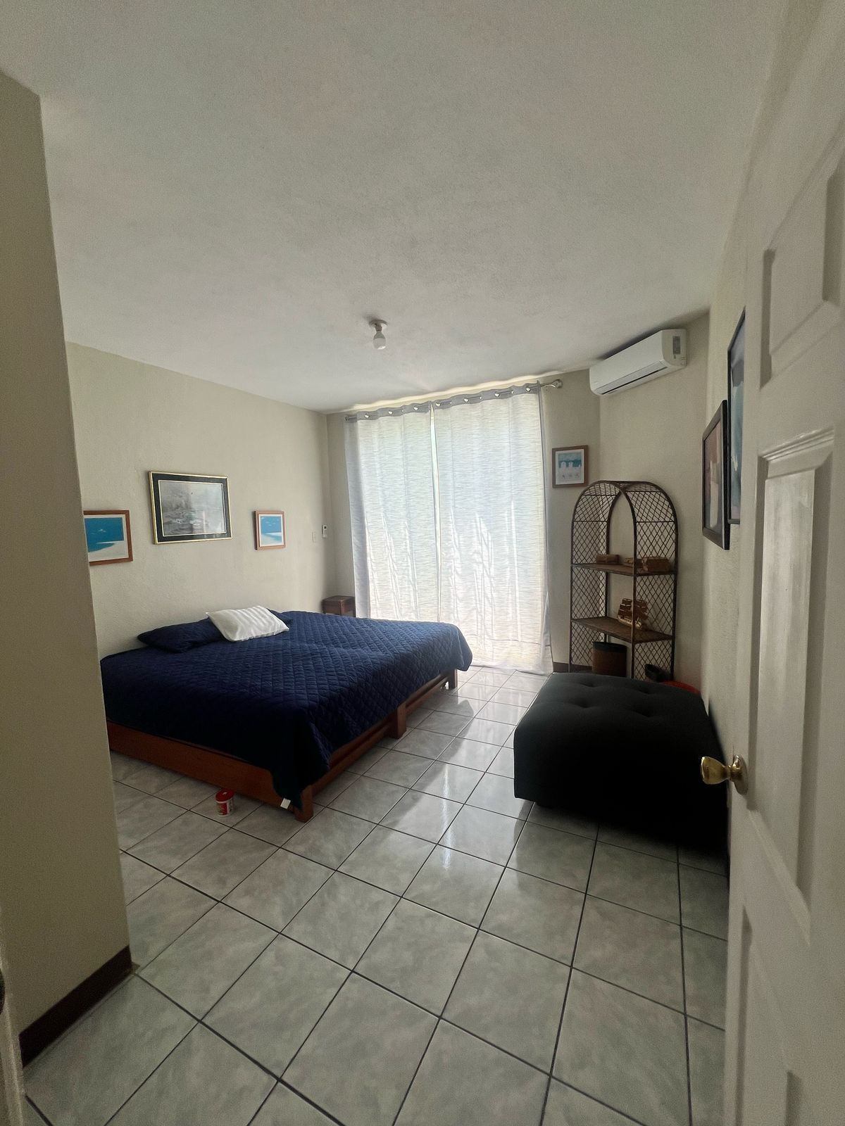 3 bedrooms, free WiFi, bed sheets, wheelchair access
