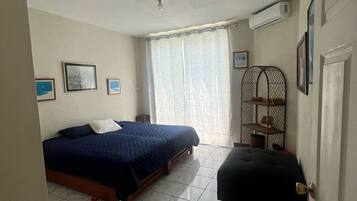 3 bedrooms, free WiFi, bed sheets, wheelchair access