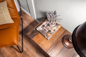 Interior - The Birdhouse At Shasta Lake (Shasta Lake)