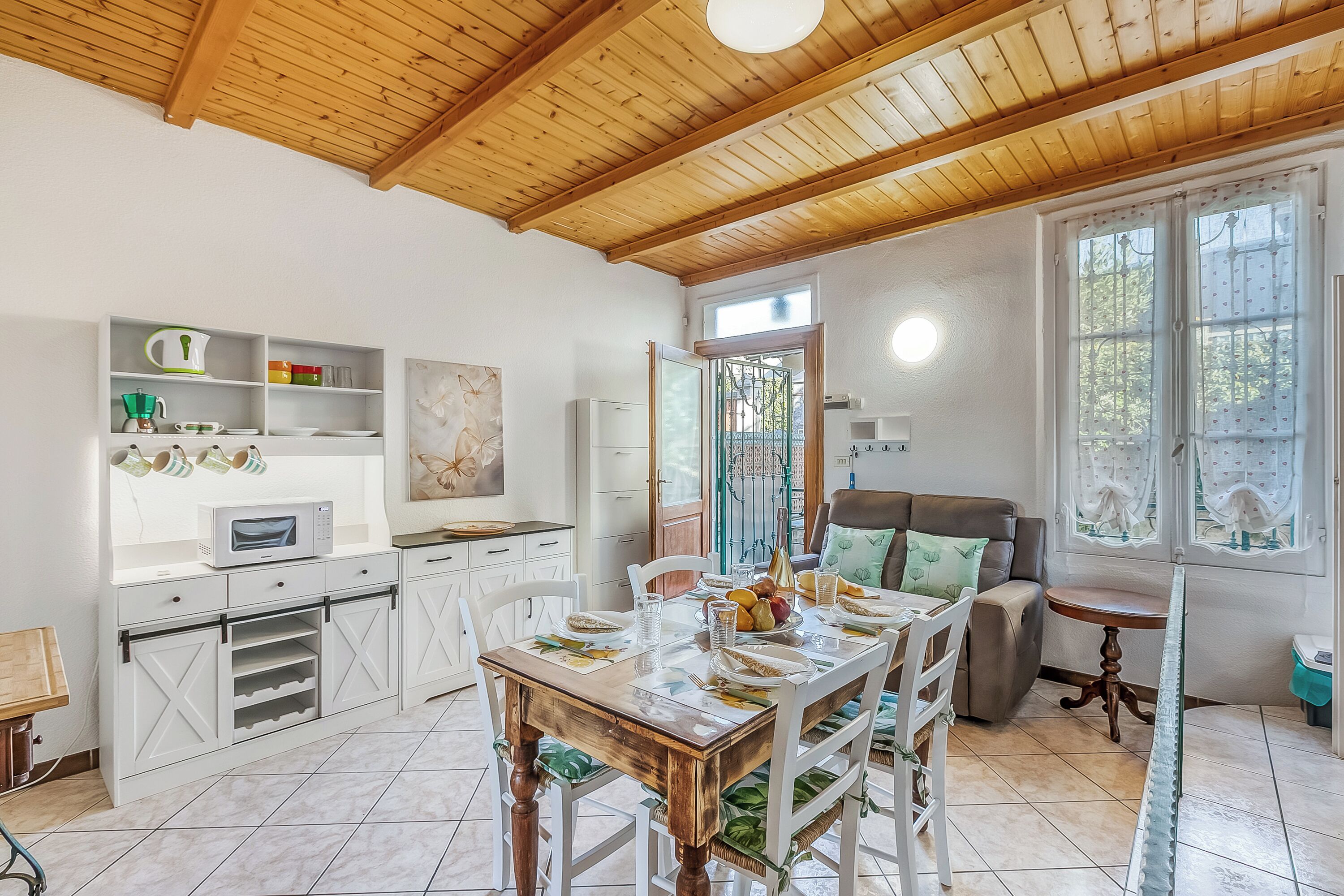 Standard Apartment, Multiple Bedrooms (Butterfly Apartment) | Dining