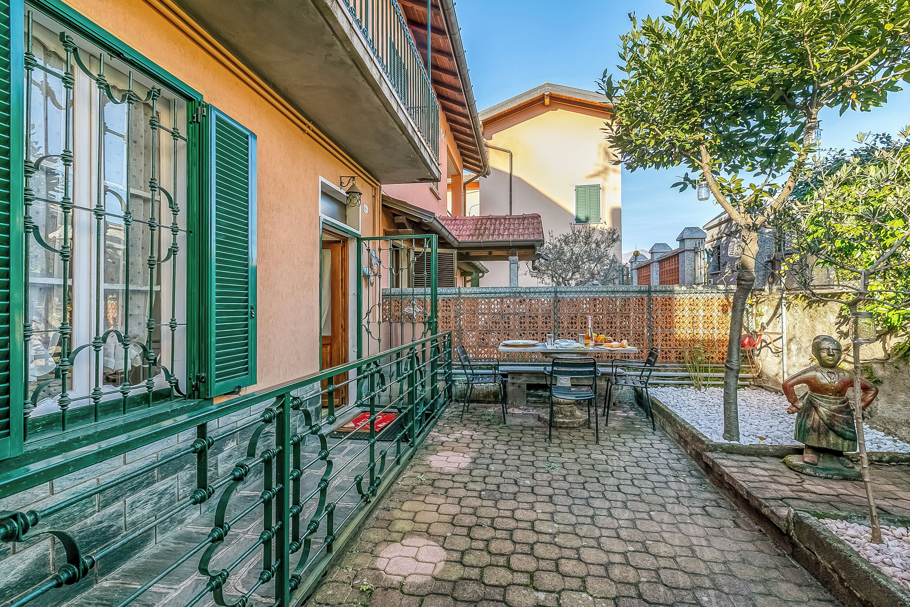 Standard-Apartment, Mehrere Schlafzimmer (Butterfly Apartment) | Speisen im Freien