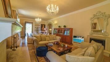 Villa Familiale, plusieurs chambres (Villa Nina Luxury With Pool) | Coin séjour