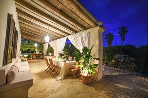Family Villa, Multiple Bedrooms (Villa Nina Luxury With Pool) | Outdoor dining - Villa Nina Luxury With Pool (Zollino)