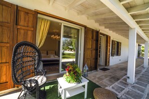 Villa familiar, varias habitaciones (Villa Nina Luxury With Pool) | Terraza o patio
