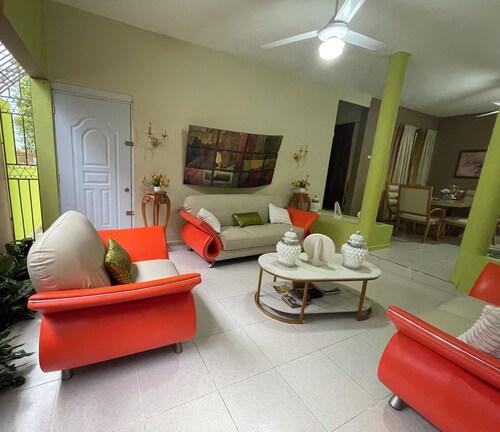 House 30 minutes from the beach of punta Rusia and the inlet 3 bedrooms and 2 bathrooms.