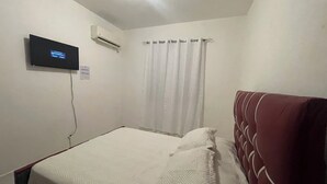 3 chambres, fer et planche à repasser, accès Internet, draps fournis