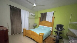3 bedrooms, iron/ironing board, Internet, bed sheets - House 30 minutes from the beach of punta Rusia and the inlet 3 bedrooms and 2 bathrooms. (Jaibon)