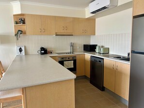 Micro-ondas, fogão, cooktop, lava-louças