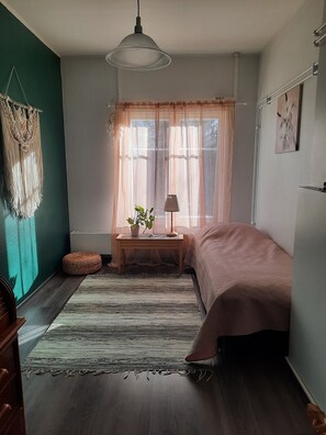 9 chambres, fer et planche à repasser, Wi-Fi, draps fournis