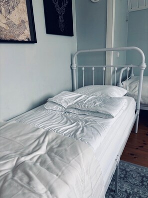 9 chambres, fer et planche à repasser, Wi-Fi, draps fournis