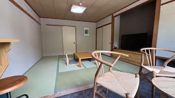 Standard Room | Dining | Lunch and dinner served