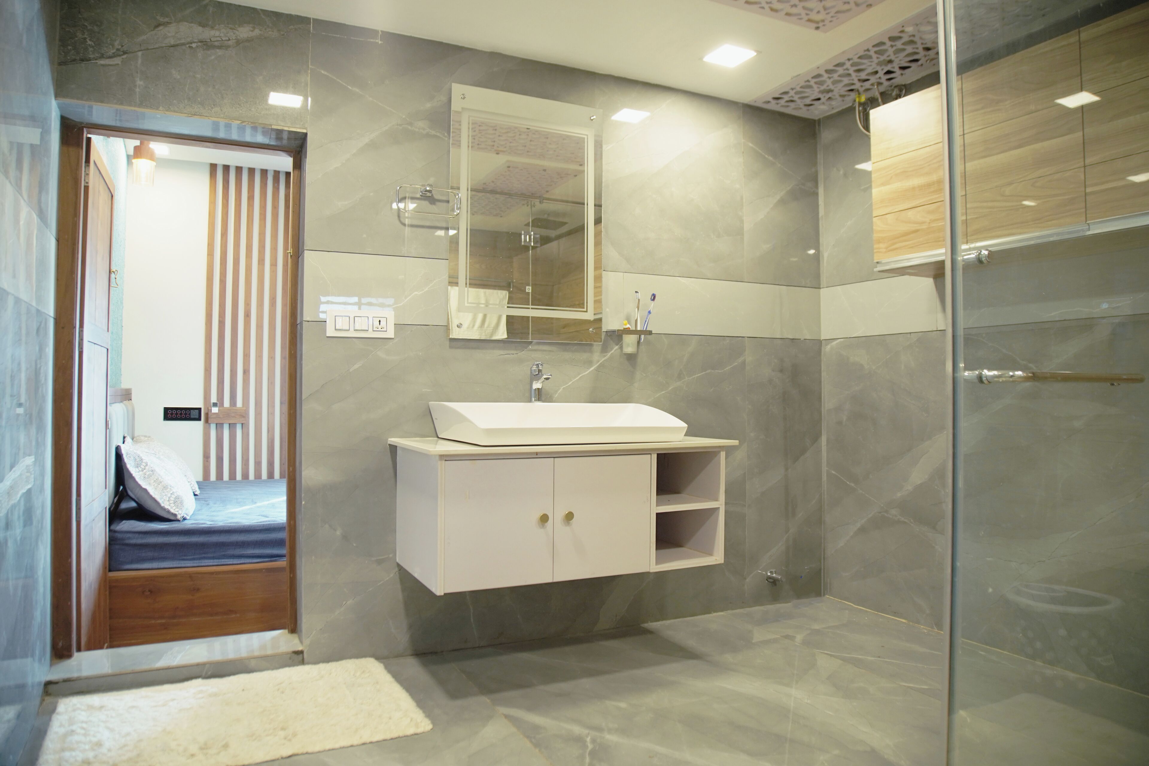Chambre supérieure avec lits jumeaux, balcon, vue sur la montagne | Salle de bain