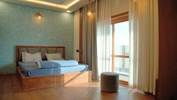 Superior Twin Room, Balcony, Mountain View