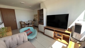 Living area - Ocean View on the 20th Floor | Rooftop with Jacuzzi | 1 Block from the Beach | (Maceió)