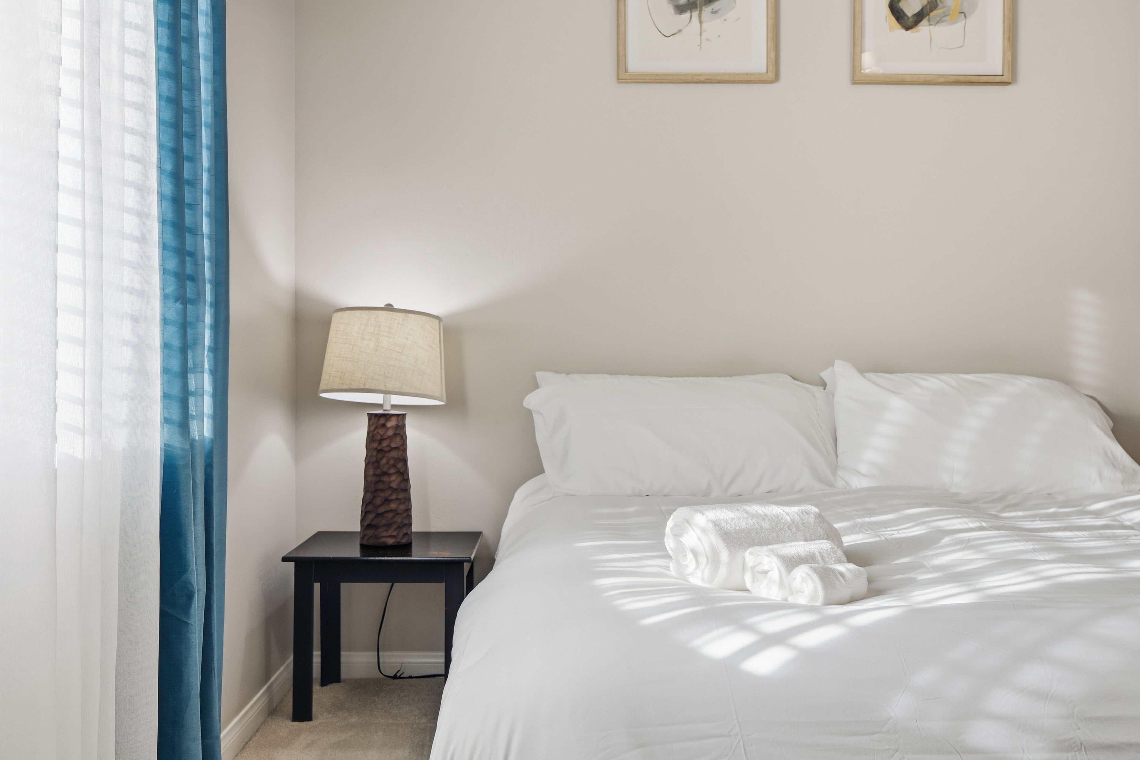 Iron/ironing board, WiFi, bed sheets, wheelchair access