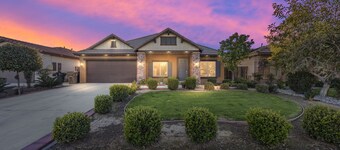 Serenity House 
Spacious 4-bedroom house in perfect Bakersfield with AC