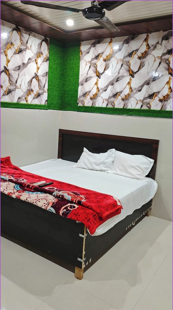 Deluxe Double Room, Air conditioning - Hotel Krishna Kripa Dham Near Prem Mndir (Vrindavan)