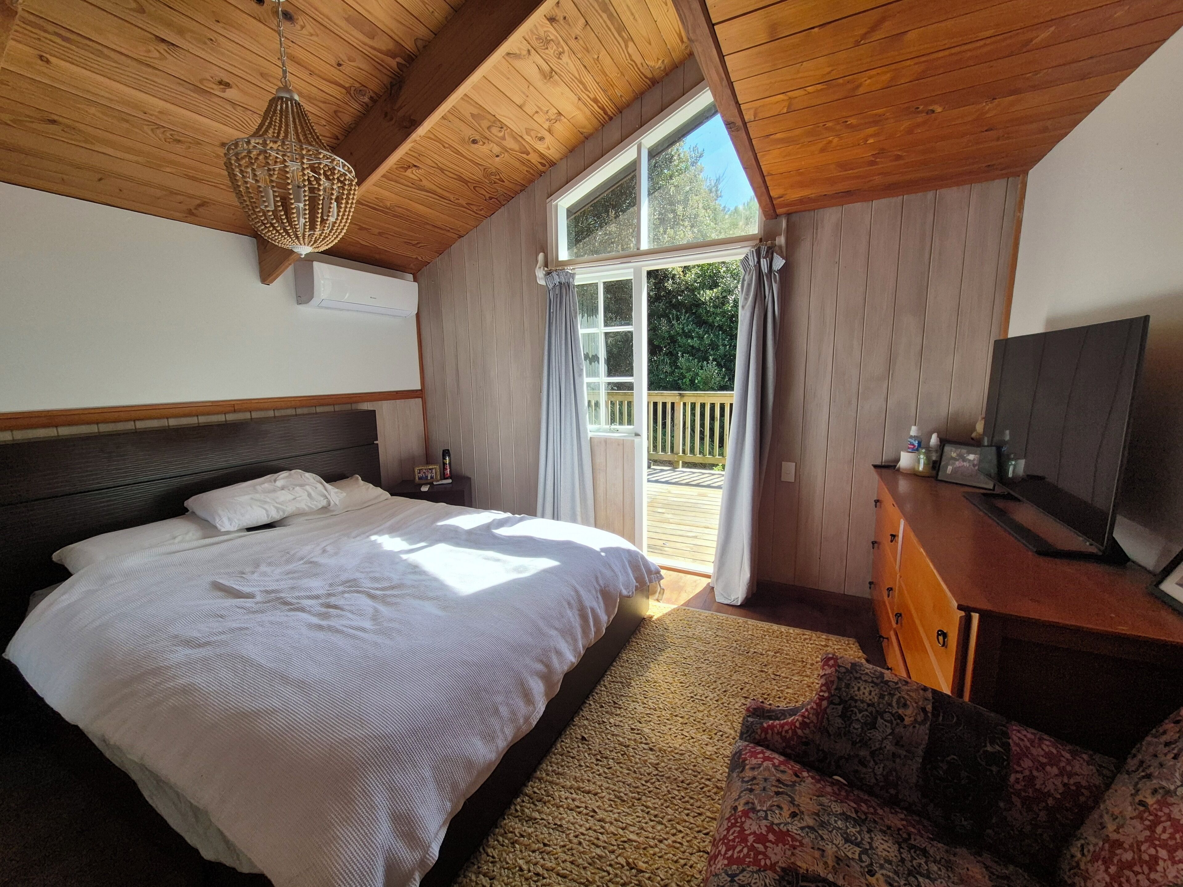 6 chambres, fer et planche à repasser, Wi-Fi, draps fournis