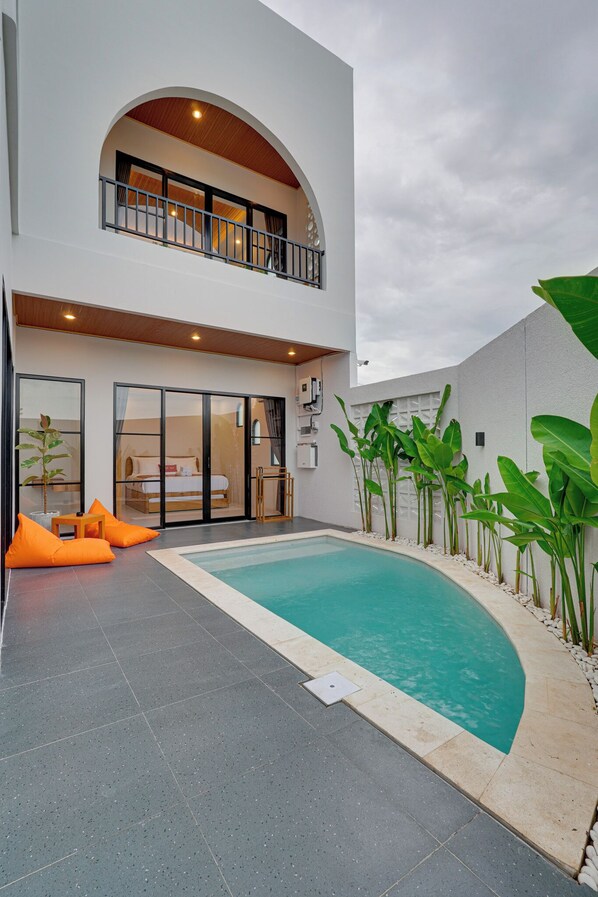 Kolam renang terbuka