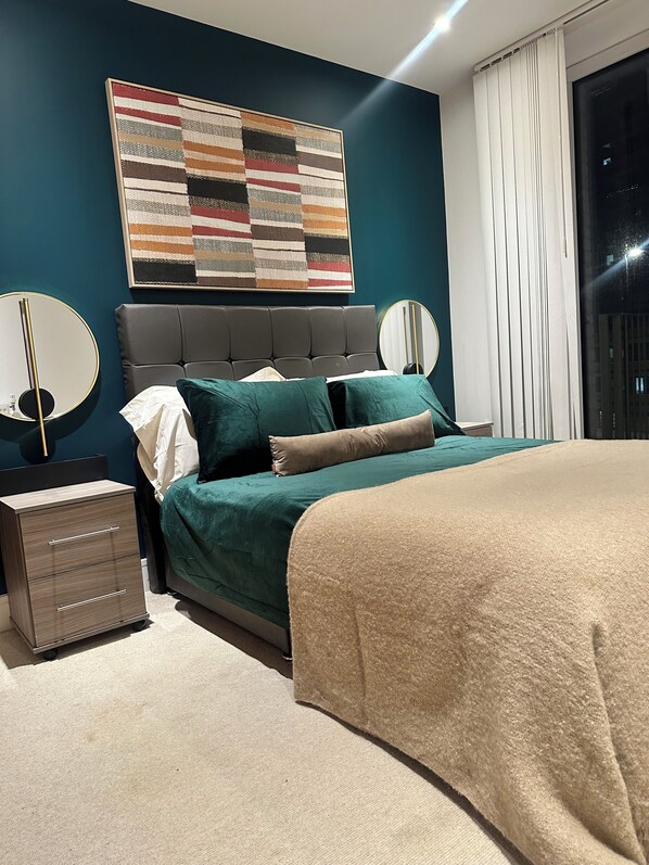 2 chambres, fer et planche à repasser, accès au Wi-Fi (inclus)