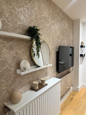 Interior - Elite two-bedroom, two-bath apartment Excel London (London)