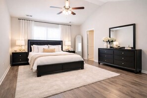 3 Schlafzimmer, Bügeleisen/Bügelbrett, WLAN, Bettwäsche