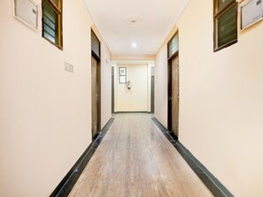 House | Interior - Super Hotel O Sheetla Colony (Gurugram)