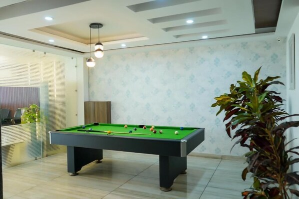 Games room - Hotel The Luxe 18 (Gurugram)