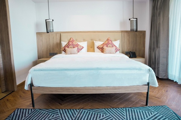 Deluxe Double Room | In-room safe, soundproofing, iron/ironing board, free WiFi