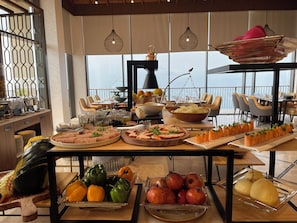 Desayuno buffet incluido todos los días