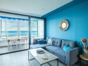 Living area - The Big Blue! Between sea and mountains (Saint-Cyprien)
