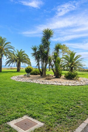 Property grounds - The Big Blue! Between sea and mountains (Saint-Cyprien)