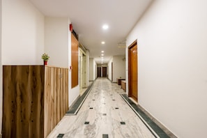 Hallway - South Indian Hotel (New Delhi)