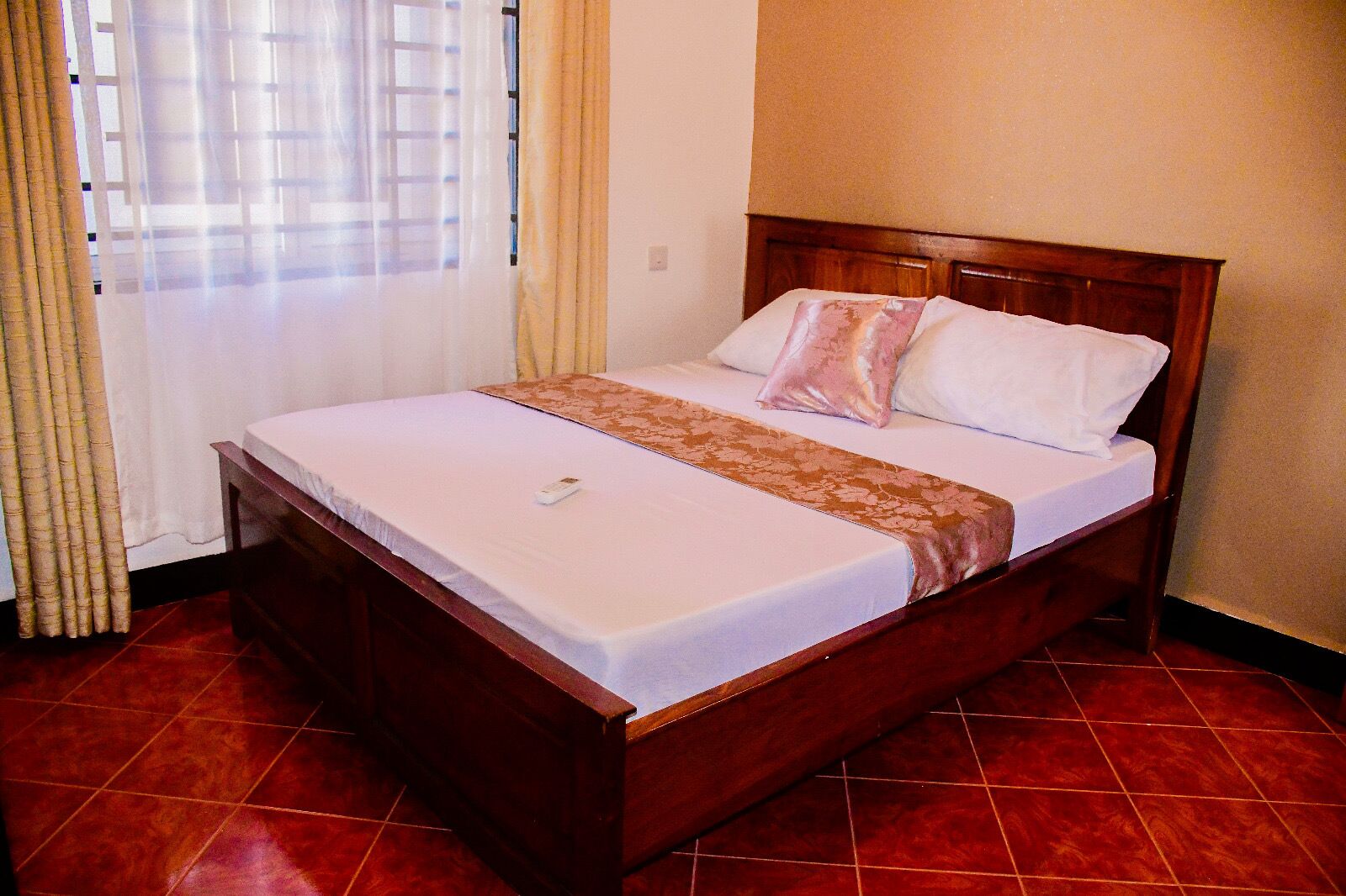 8 Schlafzimmer, Bügeleisen/Bügelbrett, WLAN, Bettwäsche