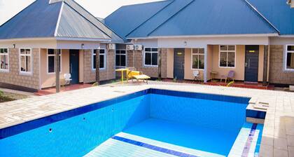 Hideaway Near Kilimanjaro Airport Private Pool & Chemka Hot Springs Access