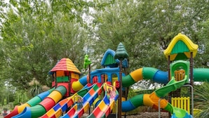 A playground with multiple slides and climbing structures. - Cottage Dourbie 4p 2bdrms Aircon (Millau)