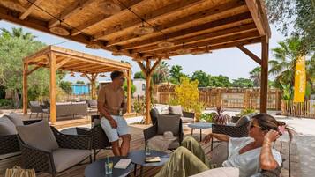 ํ์ฐ์ค | 6 ๊ฐ์ ์นจ์ค