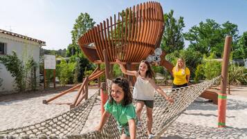 ํ์ฐ์ค | 6 ๊ฐ์ ์นจ์ค