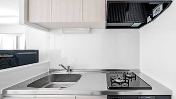 Căn hộ | Bếp riêng | Tủ lạnh, lò vi sóng, bếp nấu, dụng cụ nấu nướng/bát dĩa/dao nĩa