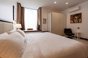 Literie de qualité supérieure, couette en duvet d'oie, minibar