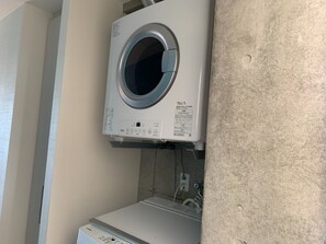 Laundry - Condominium Red -bin- (Okinawa)