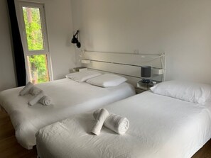 5 chambres, fer et planche à repasser, lit parapluie, Wi-Fi gratuit