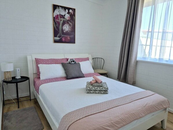 1 bedroom, iron/ironing board, bed sheets