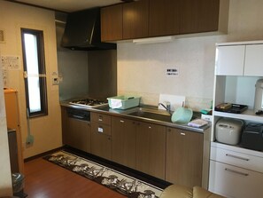 Private kitchen - Heart Land Hills in Noto 32 Umi no European House (Nanao)