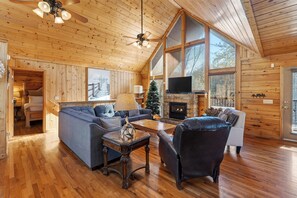 Smart TV, chimenea y videojuegos 