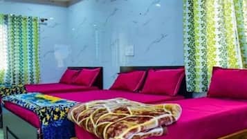 Dobbeltrom, balkong, resort-utsikt | Wi-fi (inkludert)