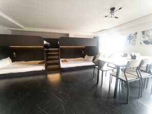 1 bedroom, Internet - 602-Black Cool Room｜8 ppl | Custom Queen Bunk Beds｜Golden Gai & Kabukicho|42㎡ (Kabukicho,Shinjuku-ku)