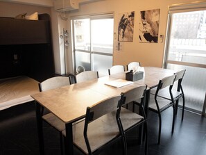 Dining - 602-Black Cool Room｜8 ppl | Custom Queen Bunk Beds｜Golden Gai & Kabukicho|42㎡ (Kabukicho,Shinjuku-ku)