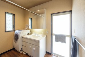 Interior - Smith no Ie Futtsu Shin-maiko Coasta (Futtsu)