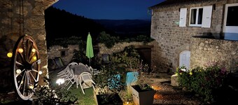 Family gite in Ardèche Verte. Billiards, petanque, large space